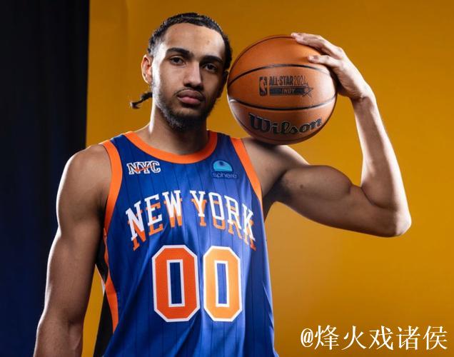 老鹰官方：球队已经裁掉双向合同球员雅各布-托平